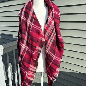Women’s Plaid Scarf